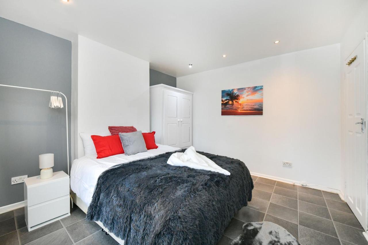Impeccable 4-bed House In Brixton * Londres