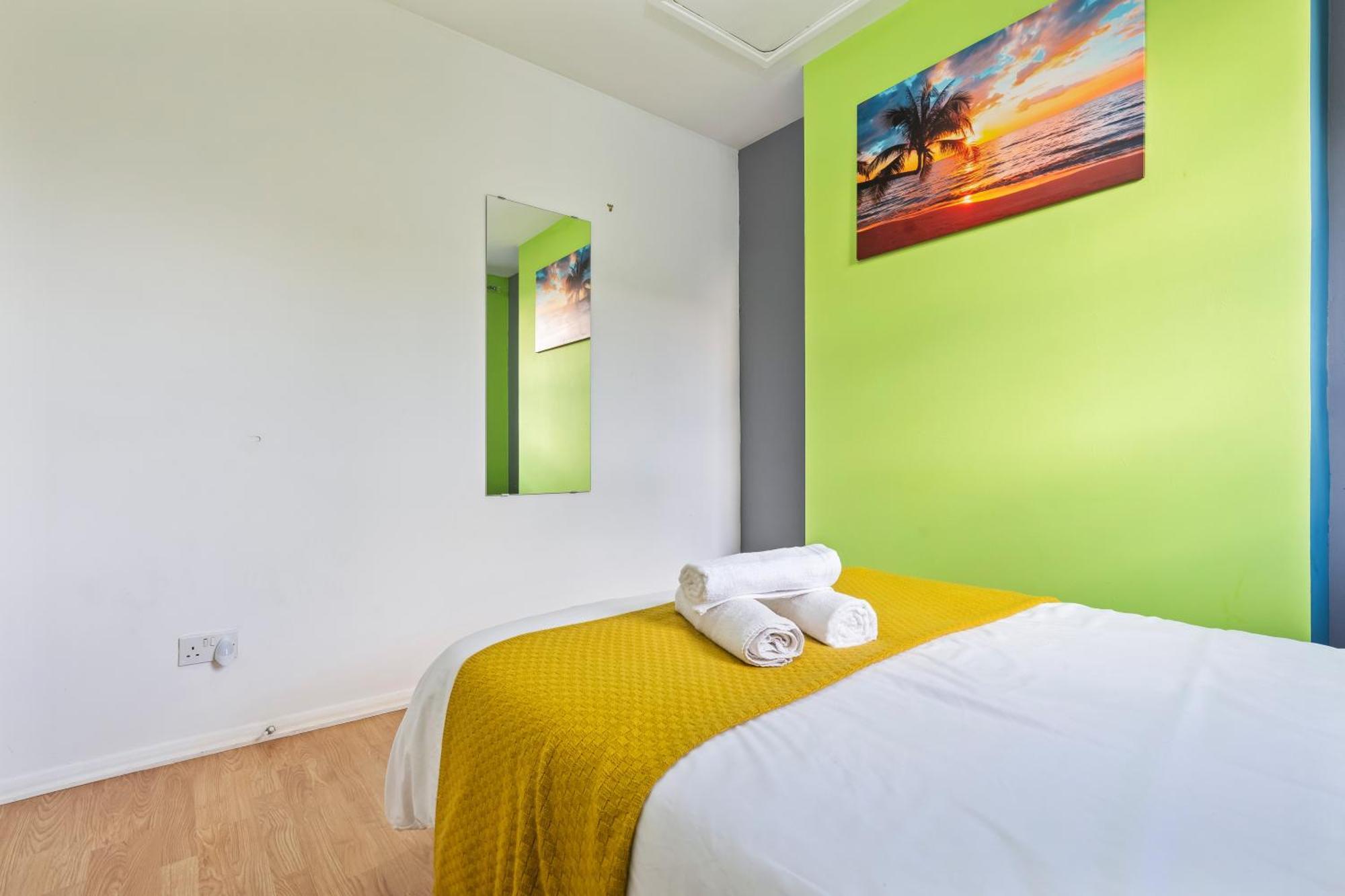 Impeccable 4-bed House In Brixton Casa de Férias Londres