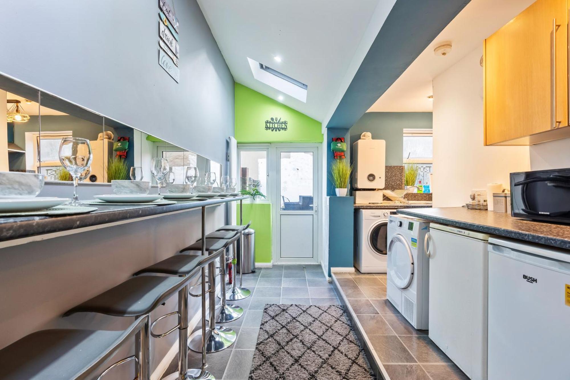 Impeccable 4-bed House In Brixton Casa de Férias Londres